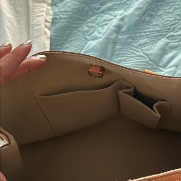 Louis Vuitton purse like new - Picture 3 of 5